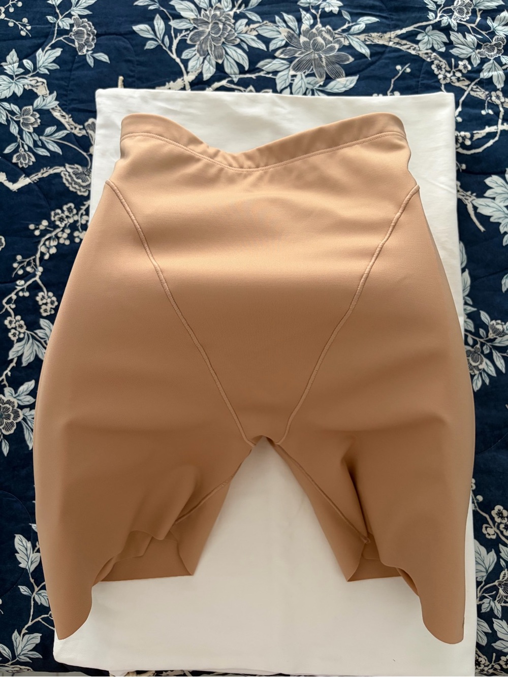 SKIMS Butt & Hip Enhancing Mid Thigh Short